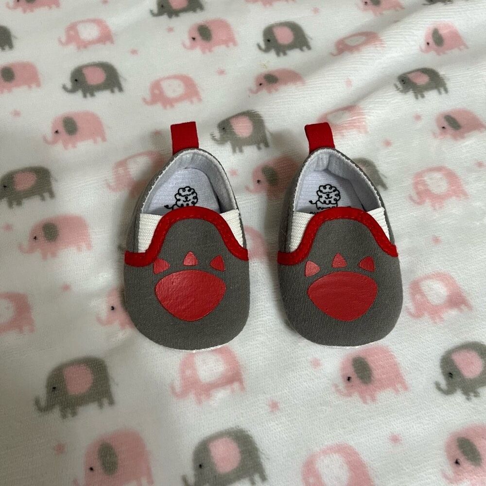 Swiggles  Gray And Red Baby Shoes   Size 0-3 m   NWOT